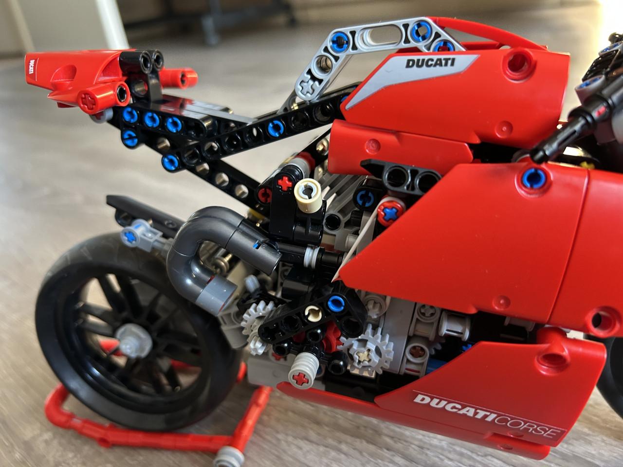 Lego Set – 42107 - Technic – Ducati Panigale V4 R
