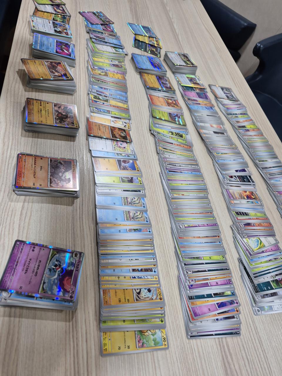 Mooie partij van 1000 japanse pokemon kaarten.