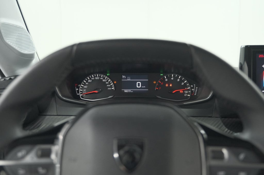 Peugeot 208 puretech 100 active | navigatie | cruise control | apple carpla