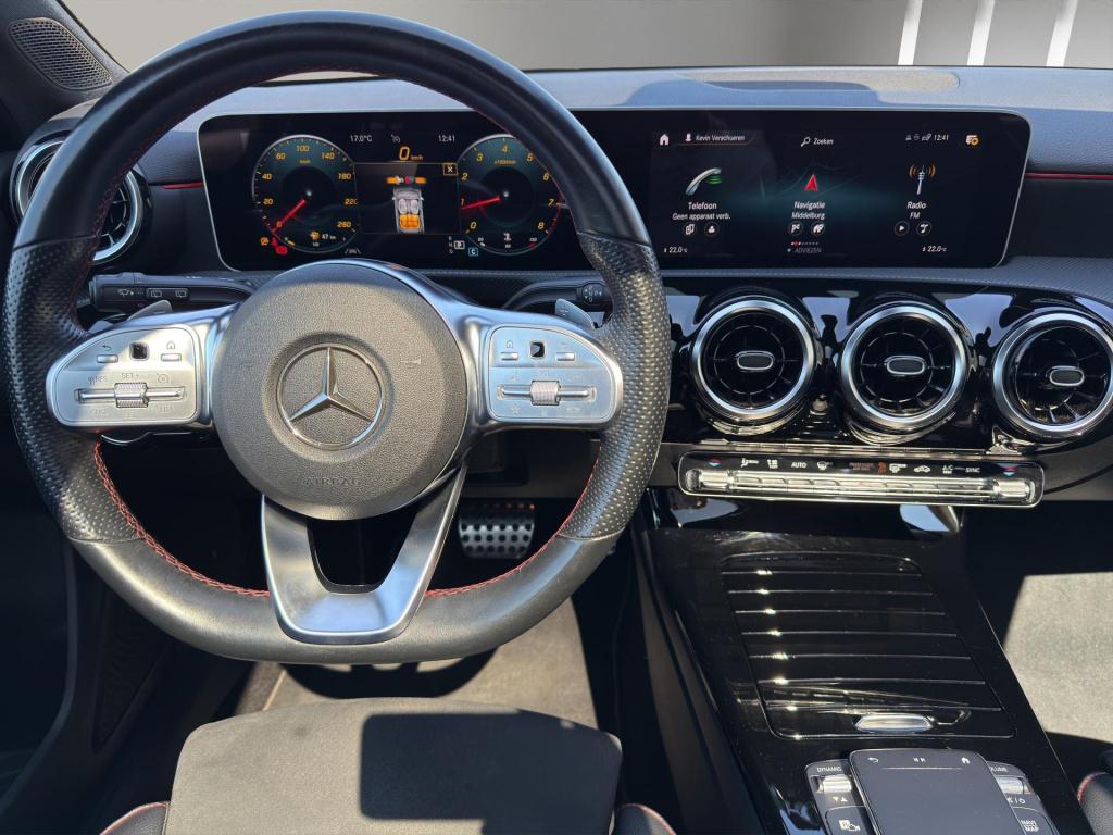 Mercedes-Benz A-Klasse 180 business solution amg pano | stoelverwarming | 1