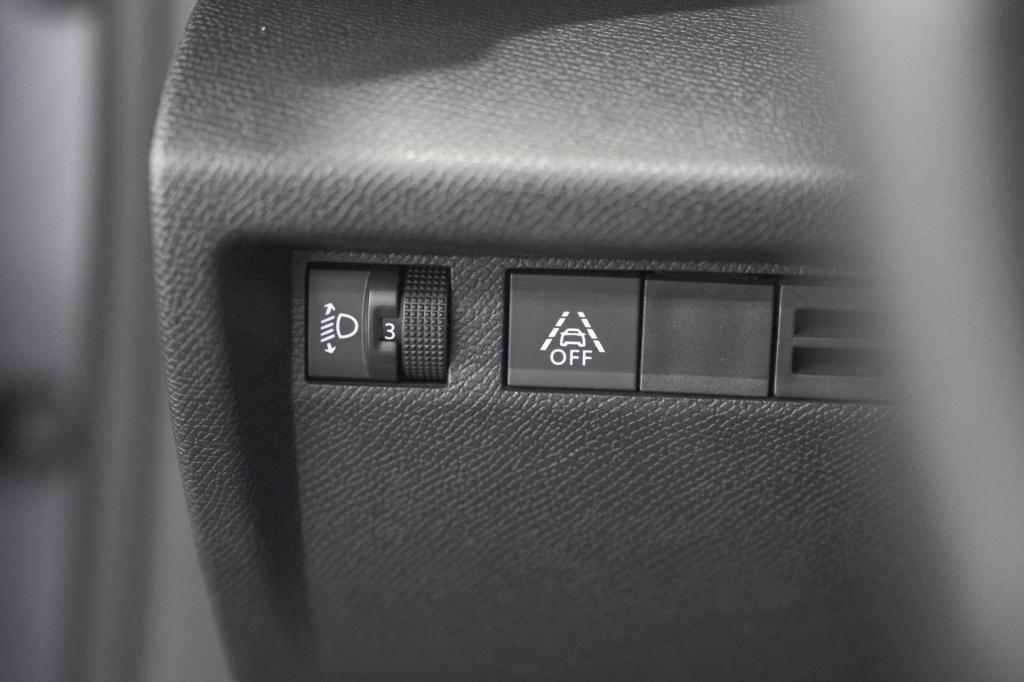 Citroen C4 puretech 130 feel | trekhaak | camera | allseason banden | clima