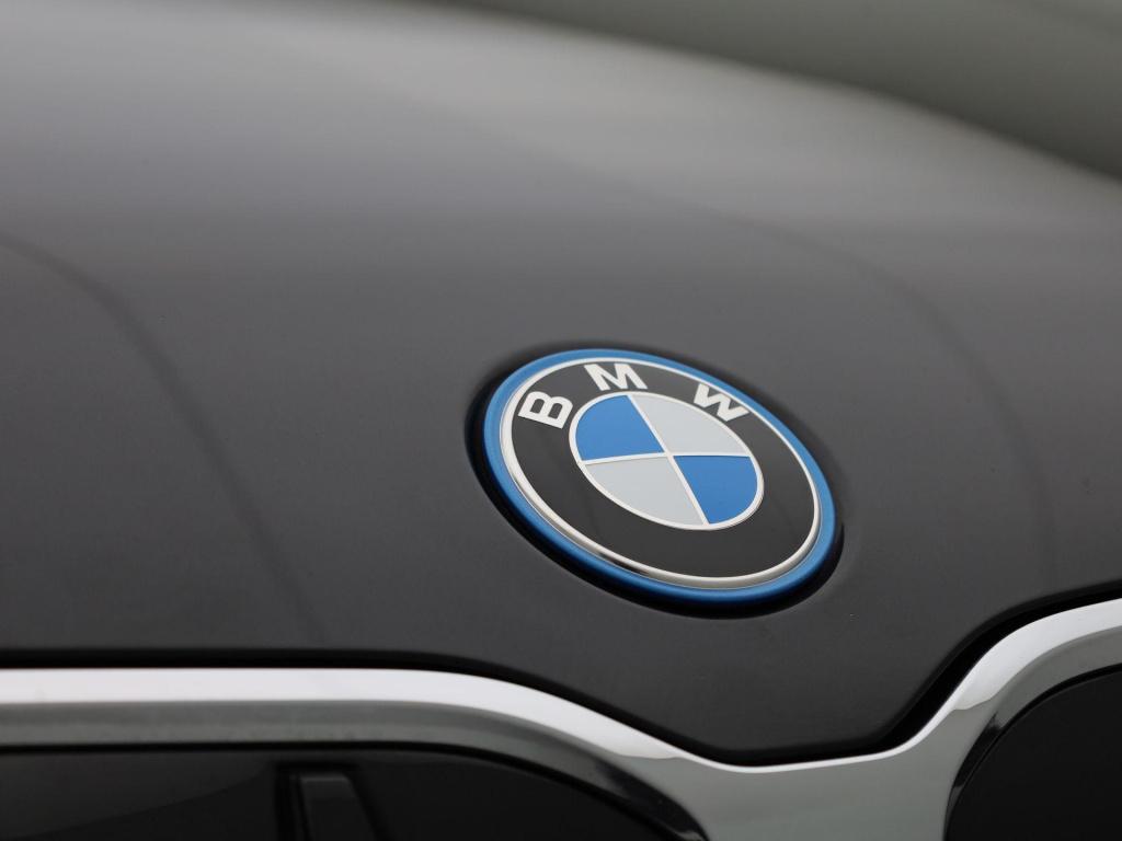 BMW X1 xdrive25e | automaat | lmv | parkeer sensoren | virtual cockpit | ca