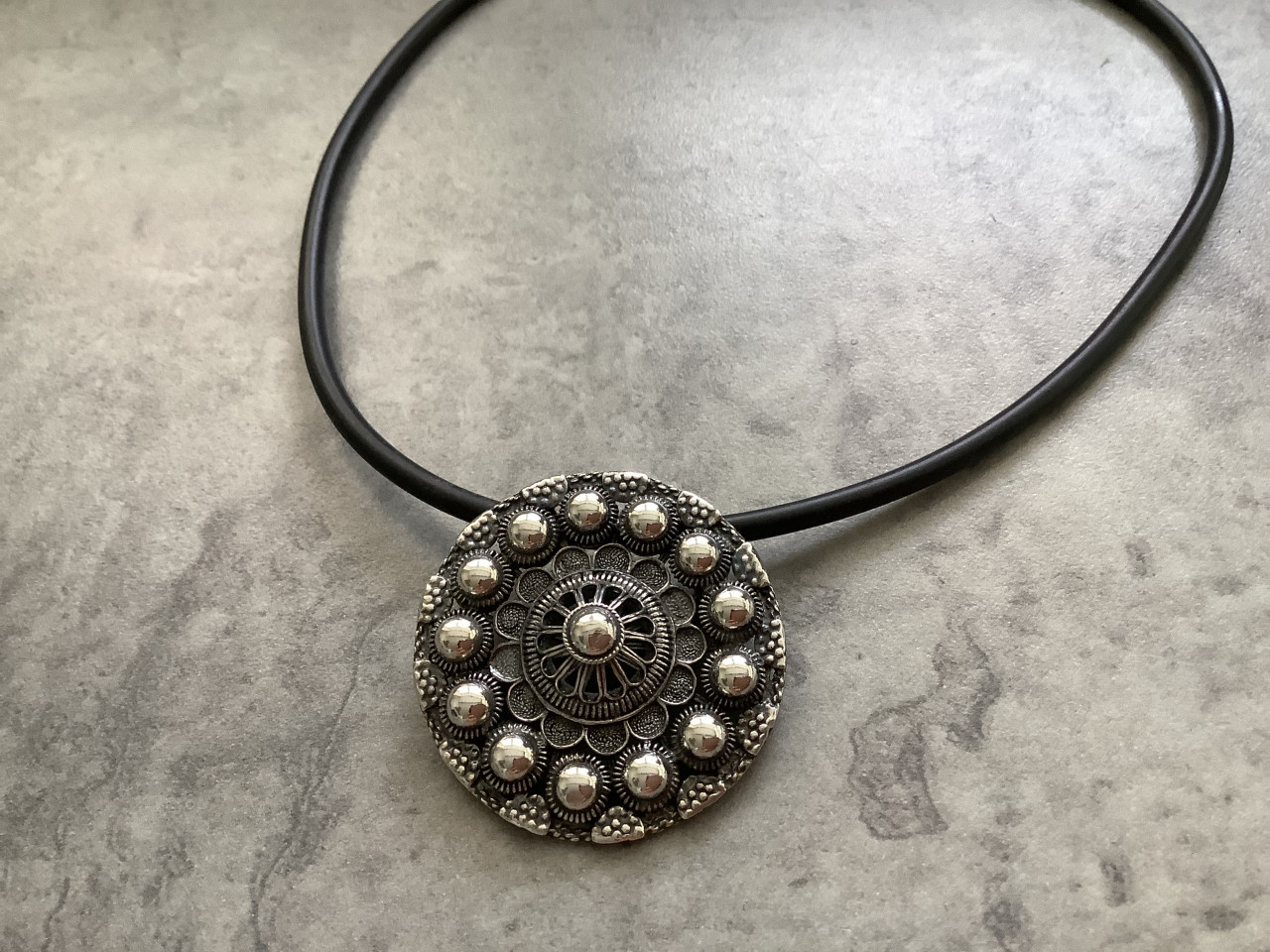 Antieke Zilveren Zeeuwse Goese Knop 45 mm + Collier