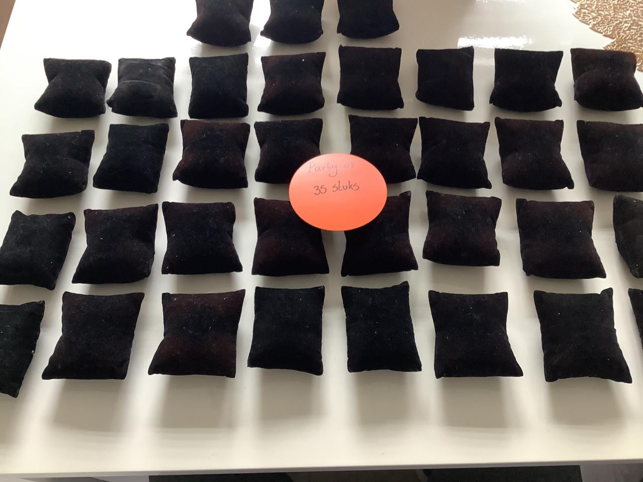 Partij gebruikte kussentjes voor horloges of armbanden. ( partij 85)