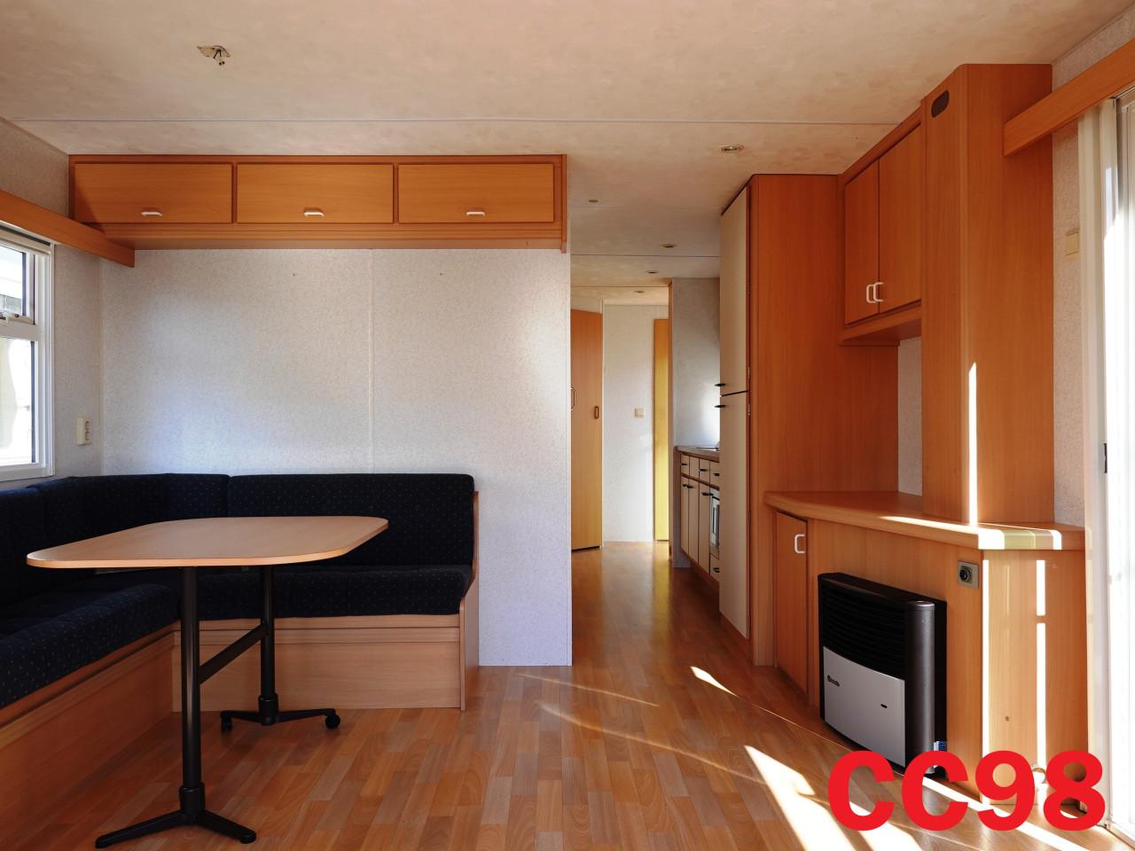 Keurig chalet met 2 slaapkamers, extra stahoogte en dubbel glas te koop