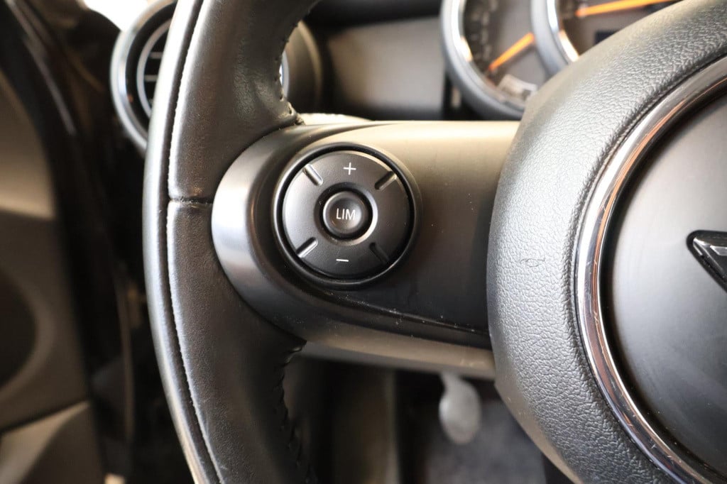 Mini One mini 1.5 salt nl auto, apple carplay, all season, lm velgen, btw