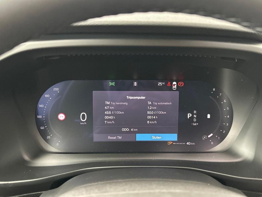 Volvo XC40 b4 gt plus dark pano
