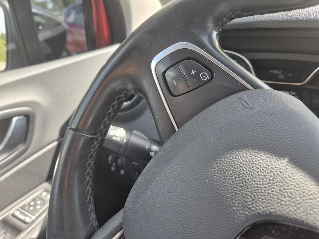 Renault Captur tce 120 edc automaat intens camera, trekhaak, navigatie