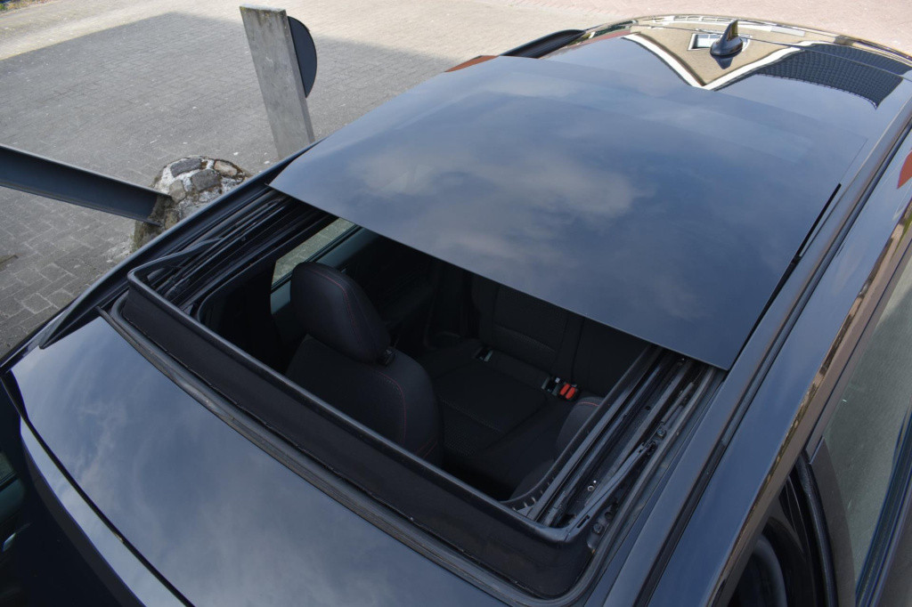Ford Focus wagon 1.0 ecoboost hybrid st line | panoramadak | apple carplay 