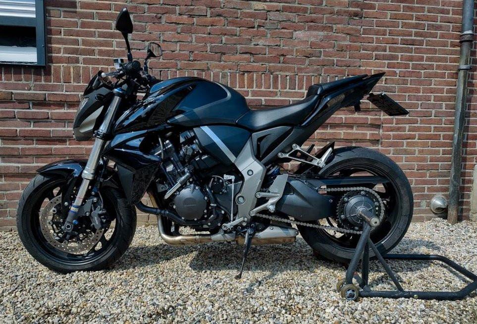 Honda CB1000R veel extra's - lage km. stand te koop