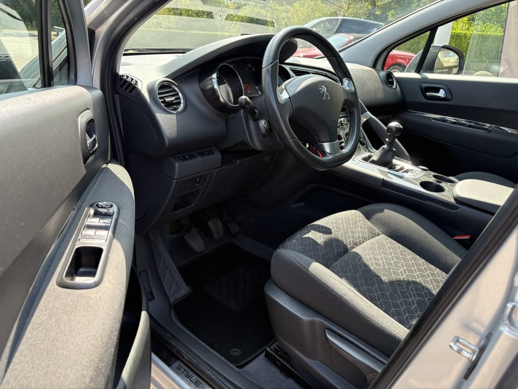 Peugeot 3008 1.2 puretech style trekhaak panorama dak