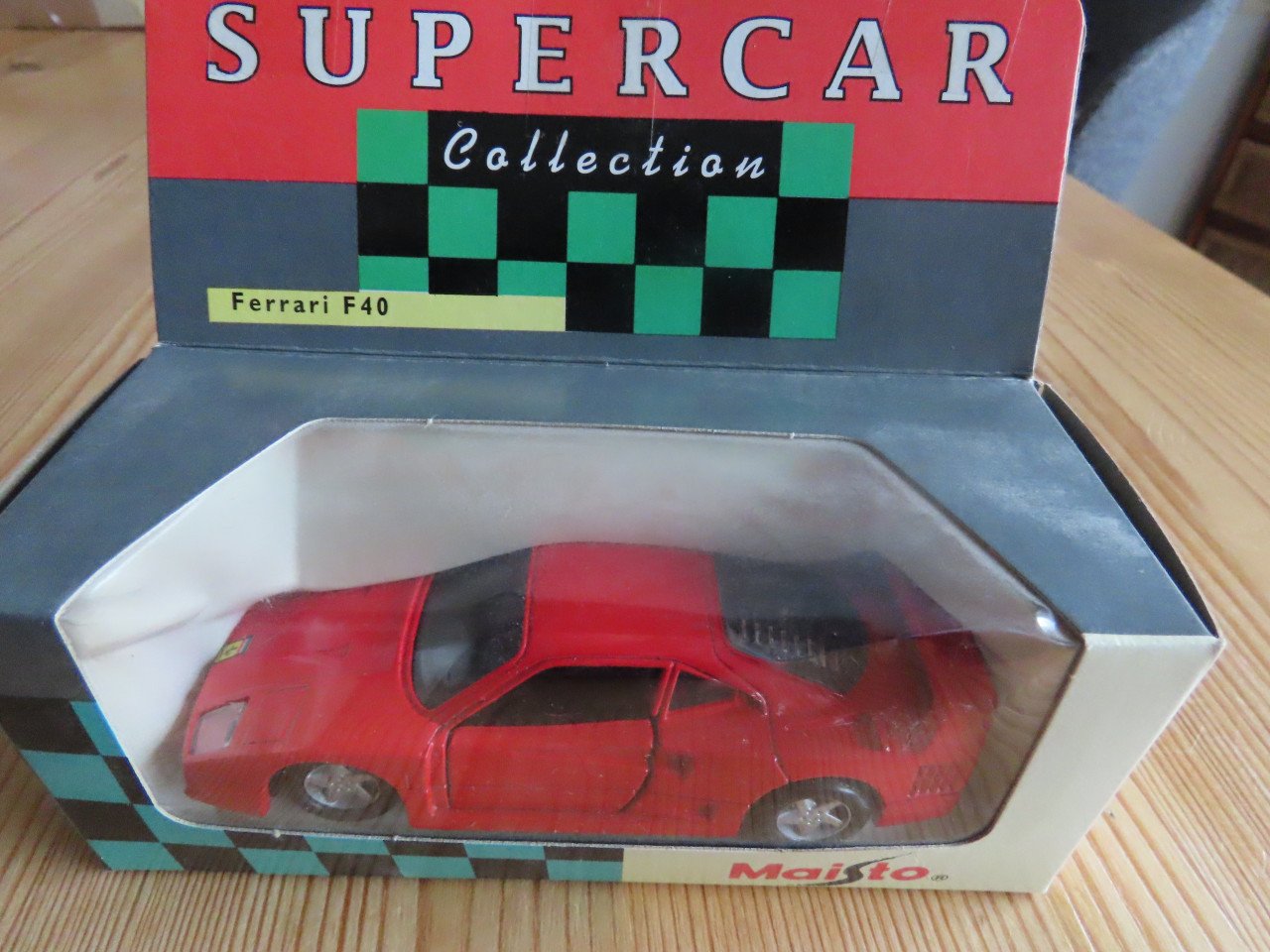 Ferrari F40 nieuw in doos