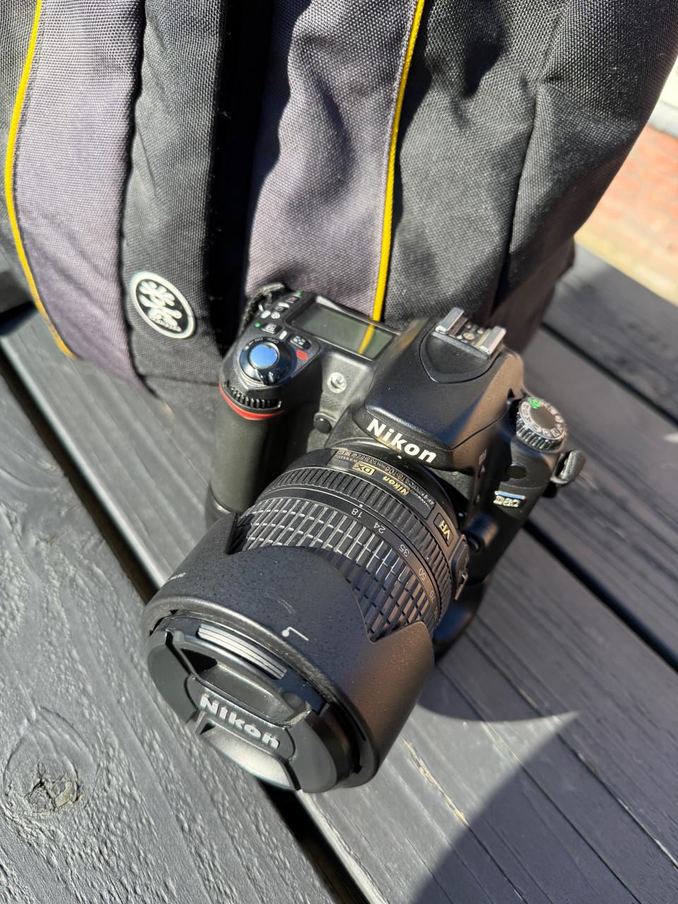 Nikon D80 + 18-105 VR mm lens + batterij grip