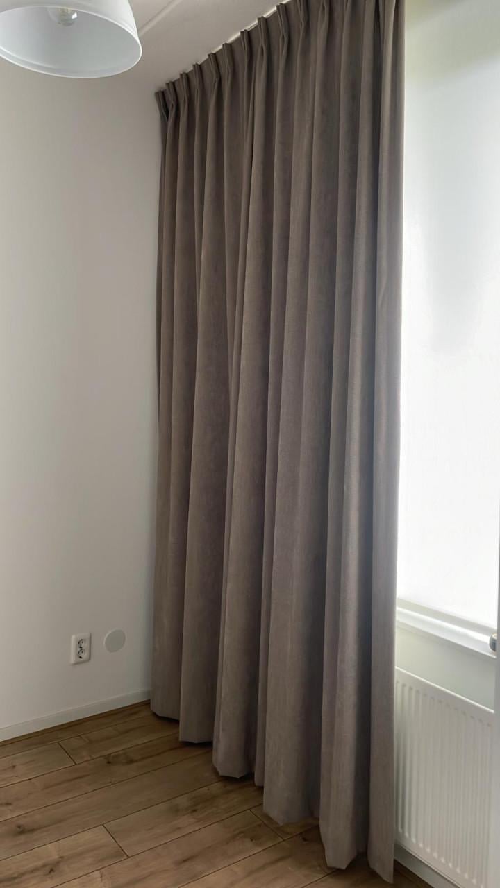 Luxe verduisterende taupe gordijnen - als nieuw