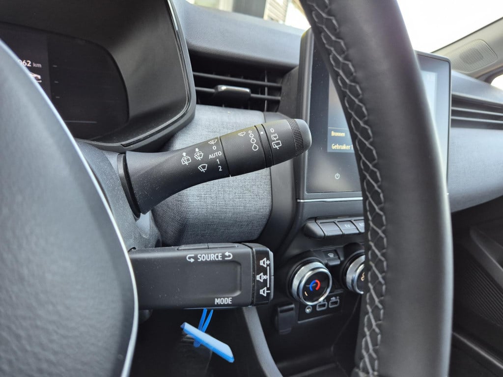 Renault Clio 1.6 e-tech full hybrid 145 evolution android/apple auto, camer