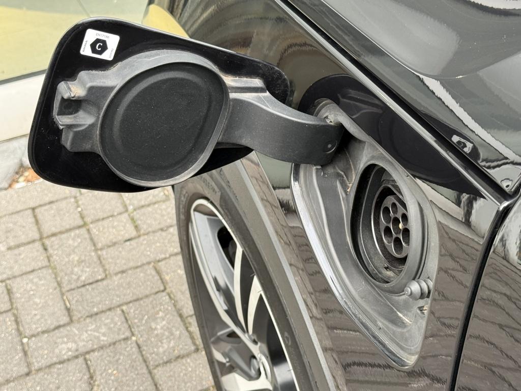 Volvo XC40 t5 262pk recharge r-design| adap.cruise| camera| trekhaak| keyle