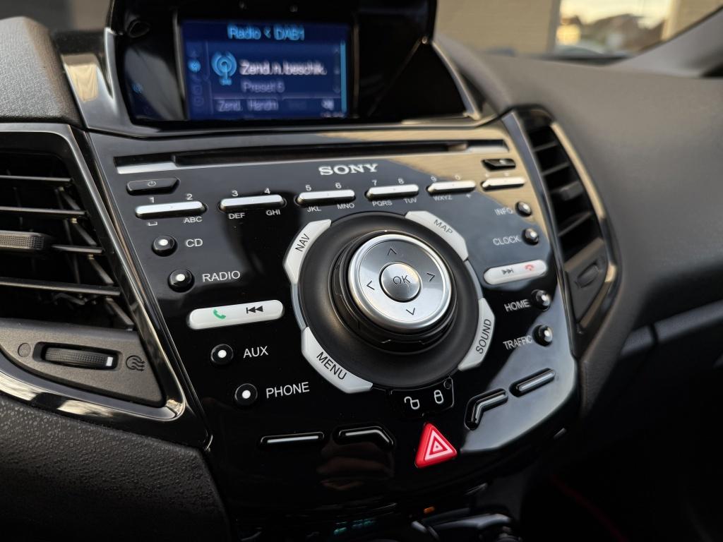 Ford Fiesta 1.6 st // nieuwe motor + koppeling, distributie en grote beurt 