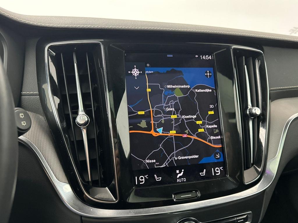 Volvo V60 t6 398pk recharge awd plus dark| long range| pano| 360camera| tre