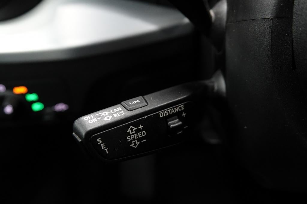 Audi Q2 1.4 tfsi | acc | pdc | stoelverw. |