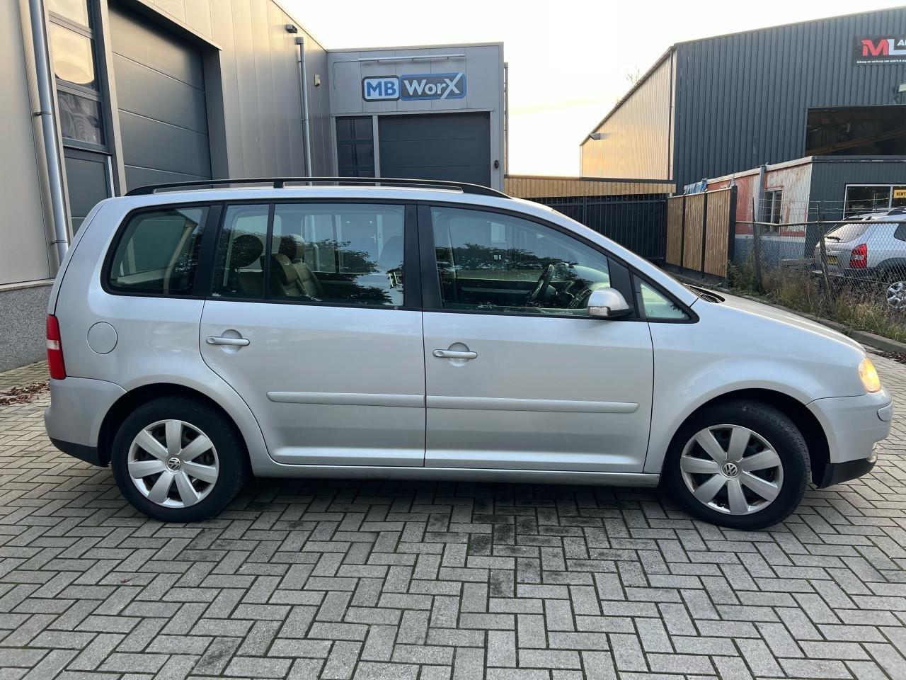 Volkswagen Touran 1.6-16V FSI Automaat