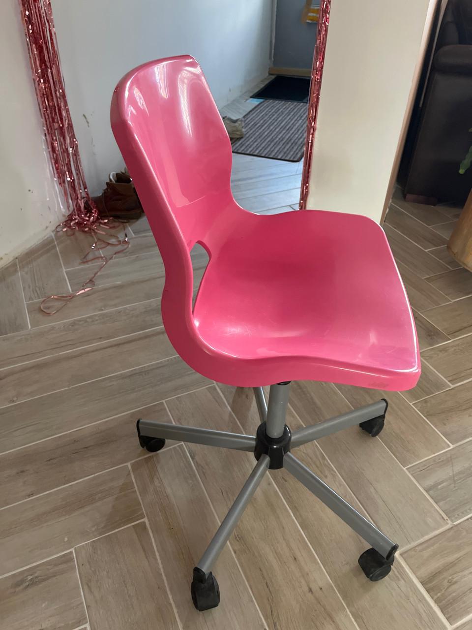 Roze Ikea bureaustoel verstelbaar