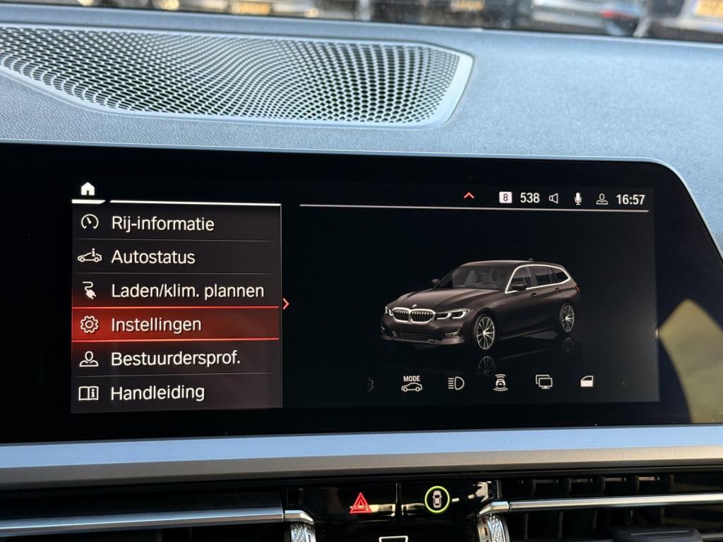 BMW 3-serie touring 330e | stoelverwarming | apple carplay | achteruitrijca