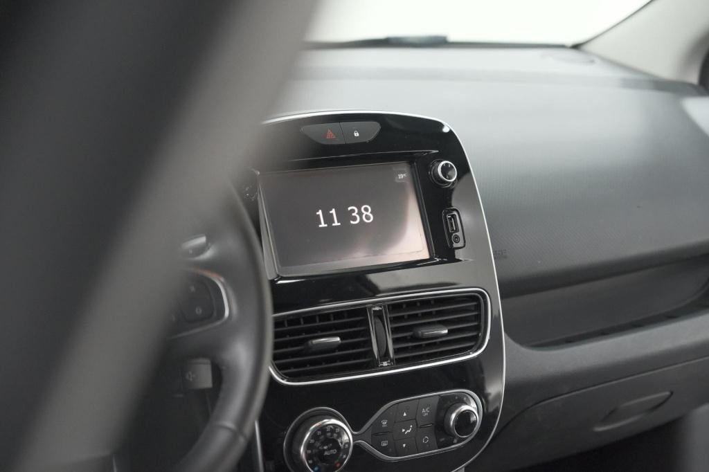 Renault Clio tce 90 limited | camera | navigatie | parkeersensoren | climat