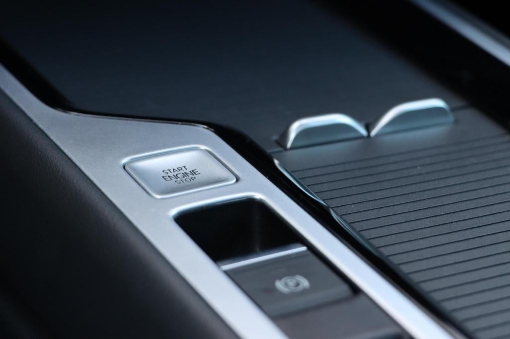 Volkswagen Passat variant 1.5 etsi r-line business dsg7 150pk