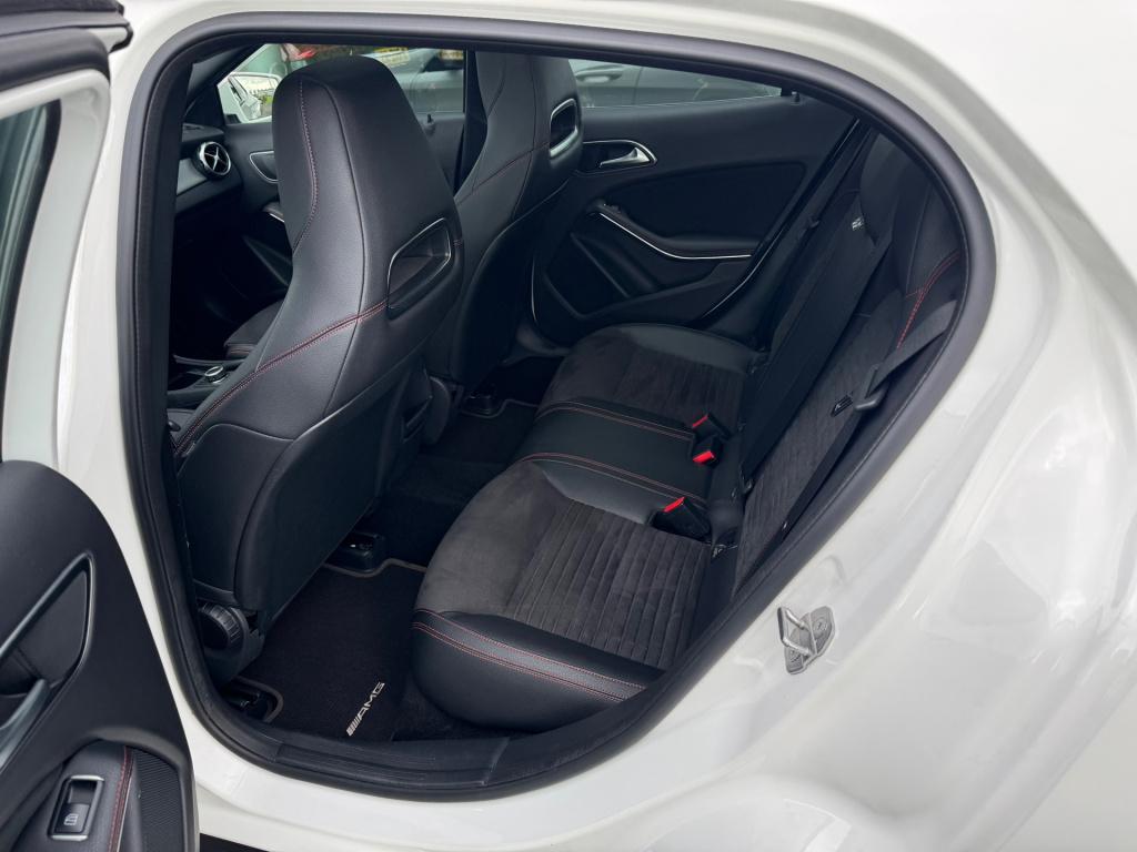 Mercedes-Benz Gla-klasse 200 amg line automaat , panoramaschuifdak , trekha
