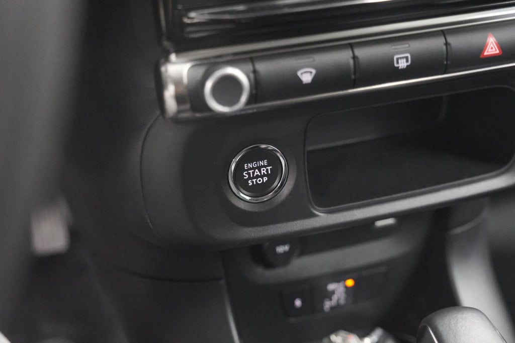 Citroen C3 puretech 110 eat6 max | apple carplay | parkeersensoren | 16 inc
