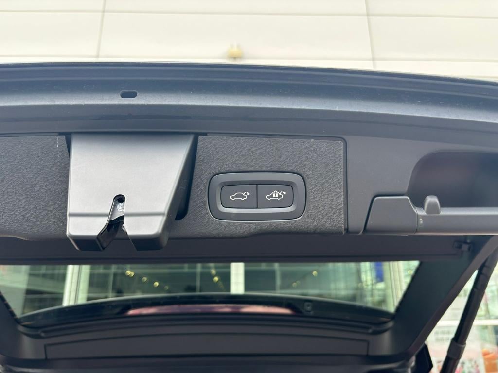 Volvo XC60 t6 398pk recharge black edition| panodak| 360camera| trekhaak| a