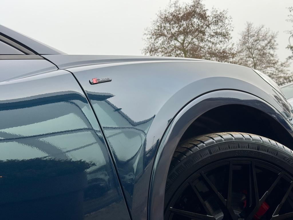 Audi Q3 35 tfsi * leder / alcantara * stoelverwarming * navigatie