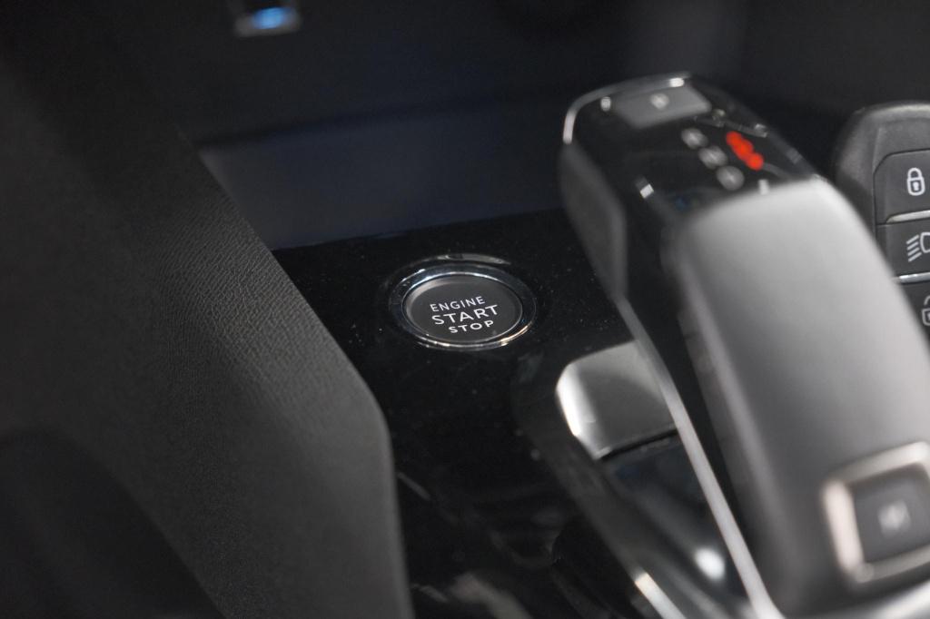 Peugeot 5008 puretech 130 eat8 active pack | 7 zitplaatsen | apple carplay 