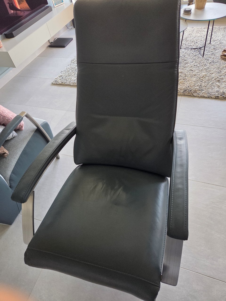 Electrische verstelbare leren relax stoel.