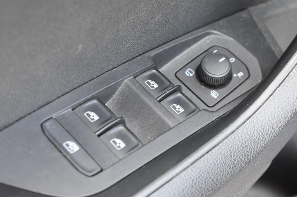 Skoda Karoq 1.5 tsi act sportline | trekhaak | canton | adaptieve cruise co