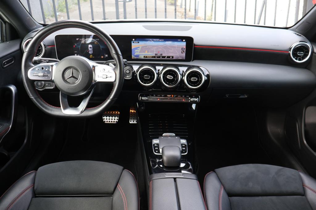 Mercedes-Benz A-Klasse 180 business solution amg l automaat l camera l temp