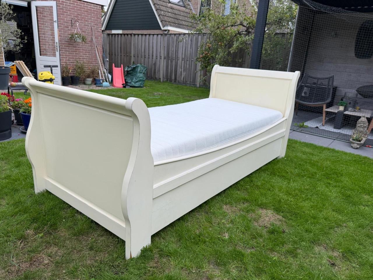 Massief houten sledebed eenpersoons