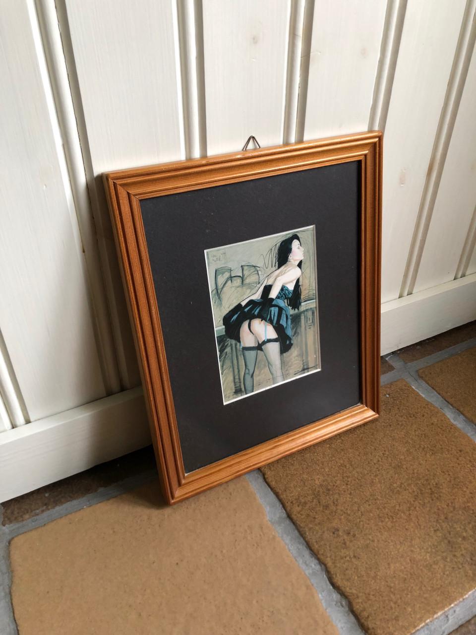 Mooie ingelijste achter ontspiegeld glas prent van een vrouw.