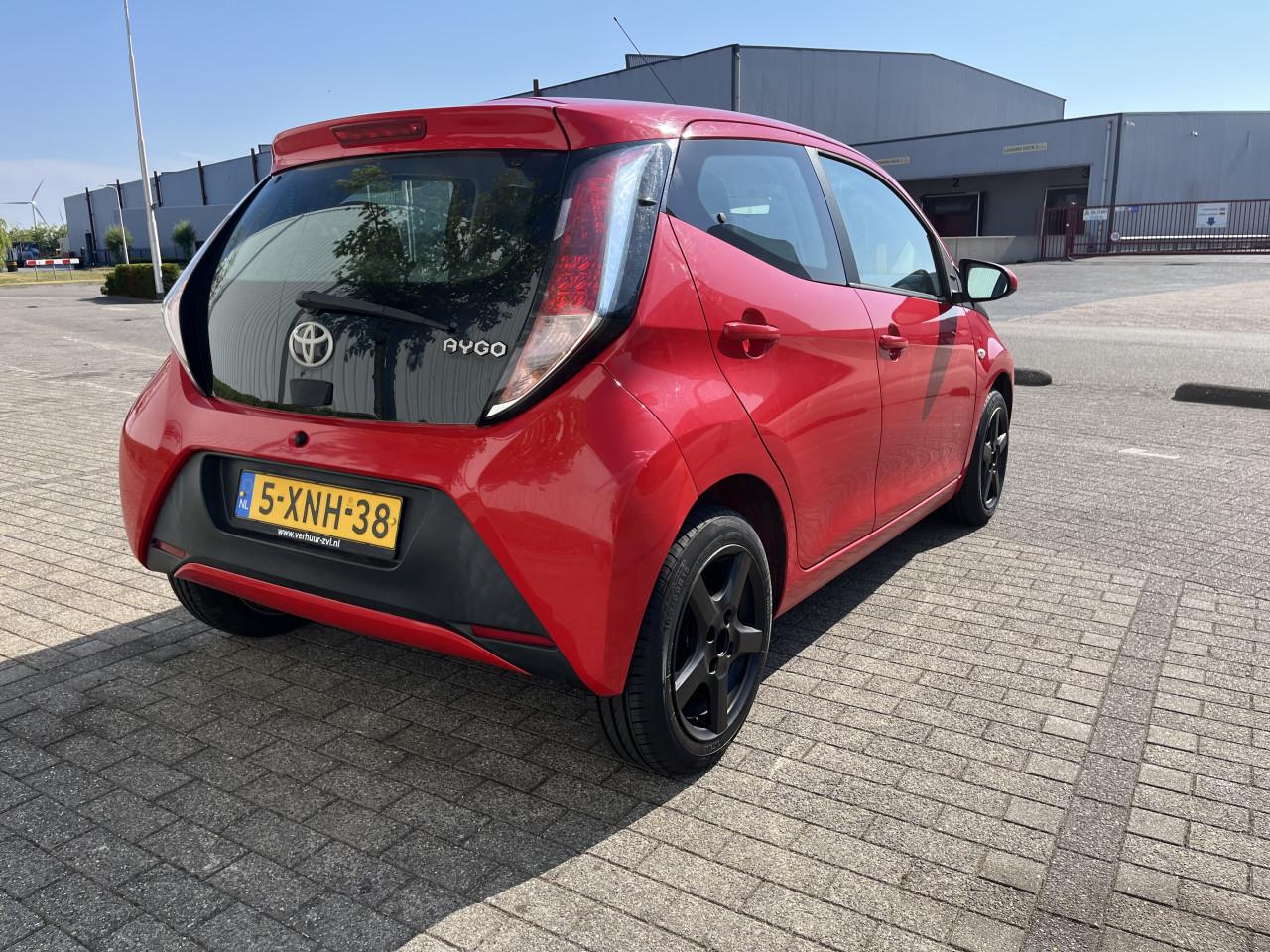 Toyota aygo rood 5deurs 2014 AIRCO NL AUTO NAP