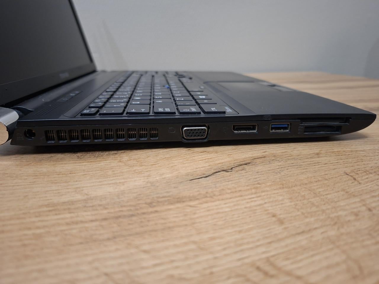 Toshiba Tecra     i5    250GB SSD