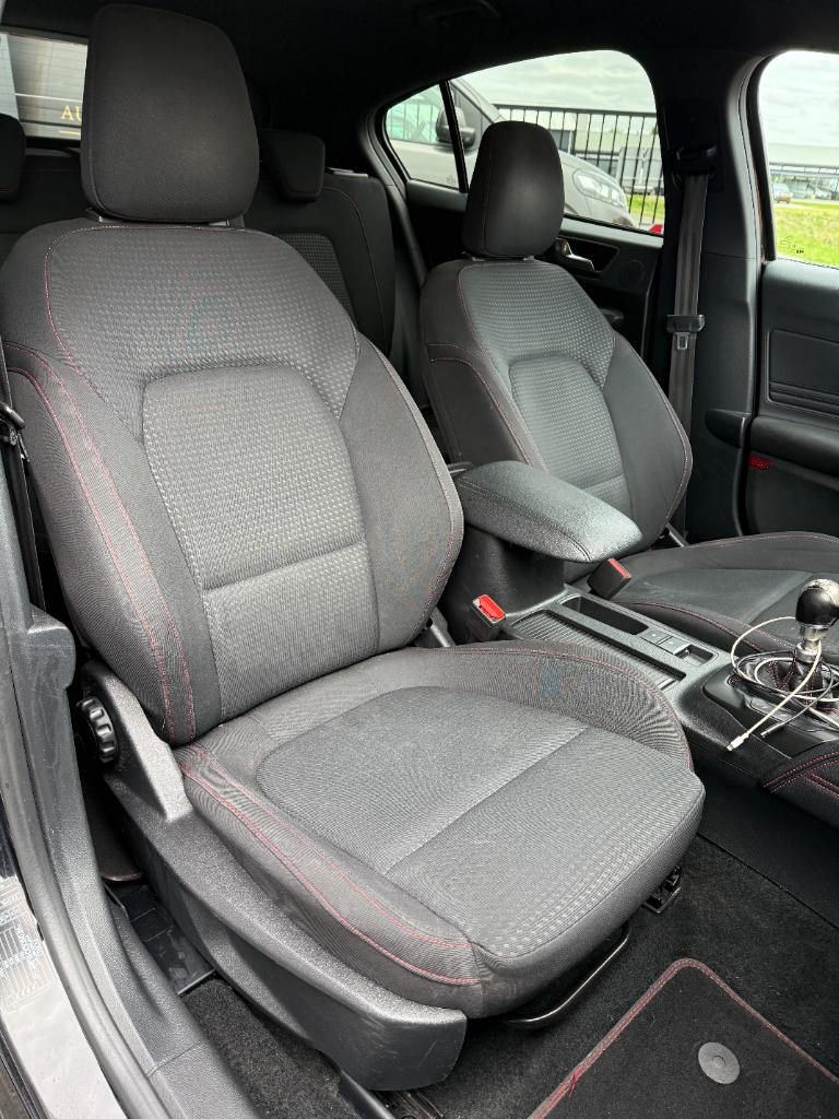 Ford Focus 1.0 ecoboost st line business