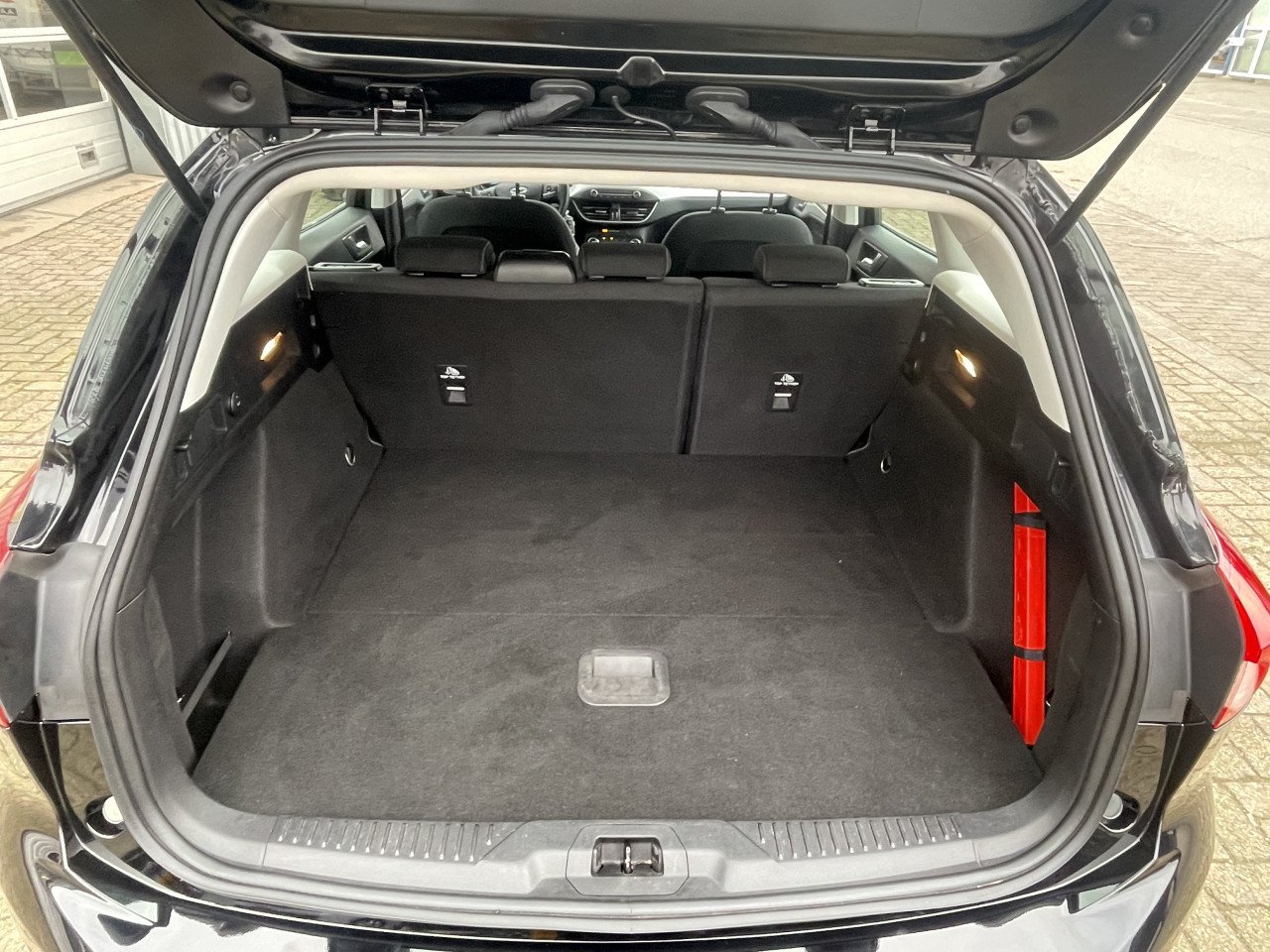 Ford Focus Wagon - 1.0 EcoBoost Trend Edition Business