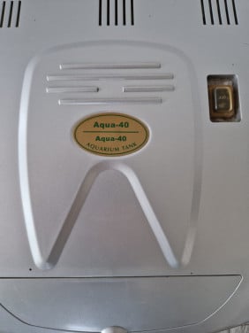 Aquarium of terrarium 30 liter met lamp en achterwand