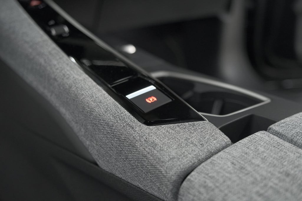 Peugeot 3008 1.2 hybrid 145 gt | elektrische kofferklep | camera | adaptiev