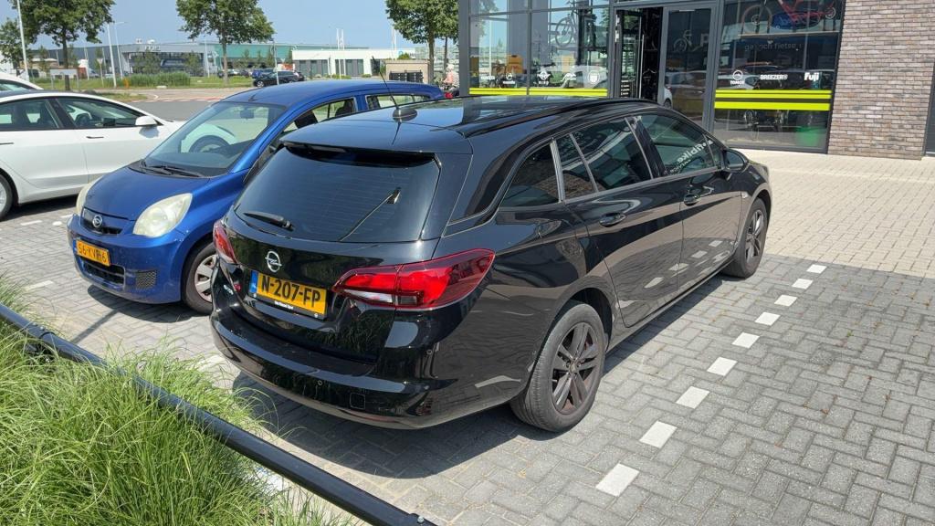 Opel Astra sports tourer 1.2 design & tech