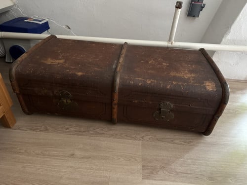 Oude dekenkist uit Frankrijk