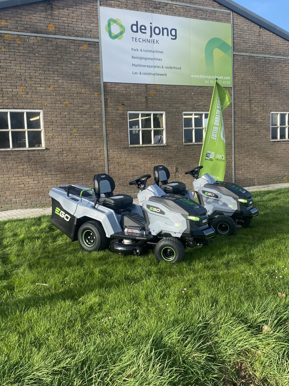 EGO accu zitmaaier met zij uitworp