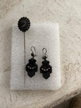 Oorbellen en speld antiek