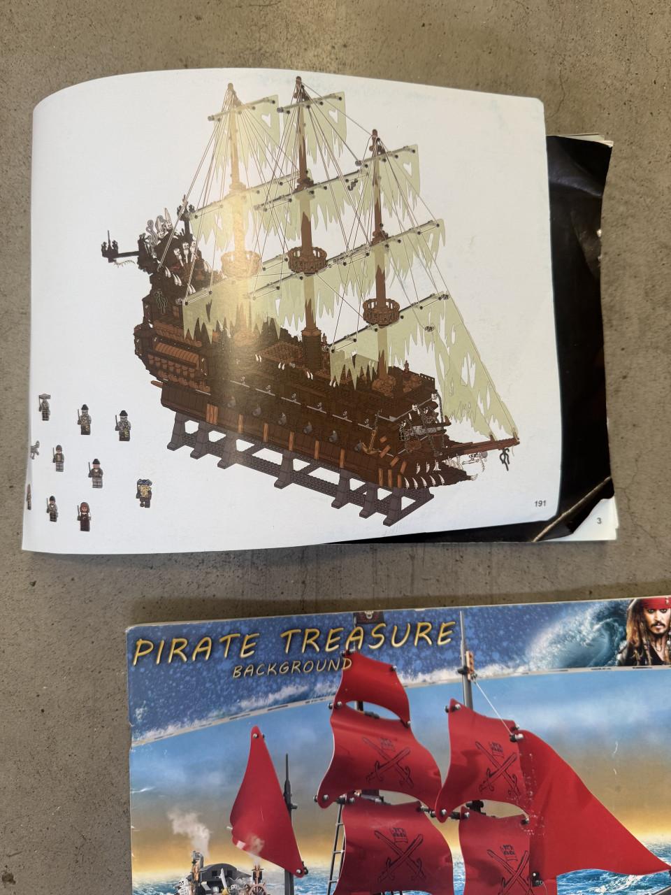 3 x “Lego”(nep!!!)  piraten schepen!!