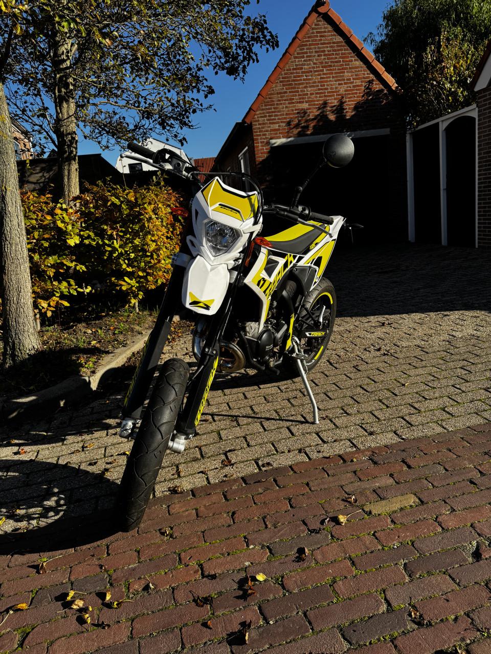 Beta RR50 track geel
